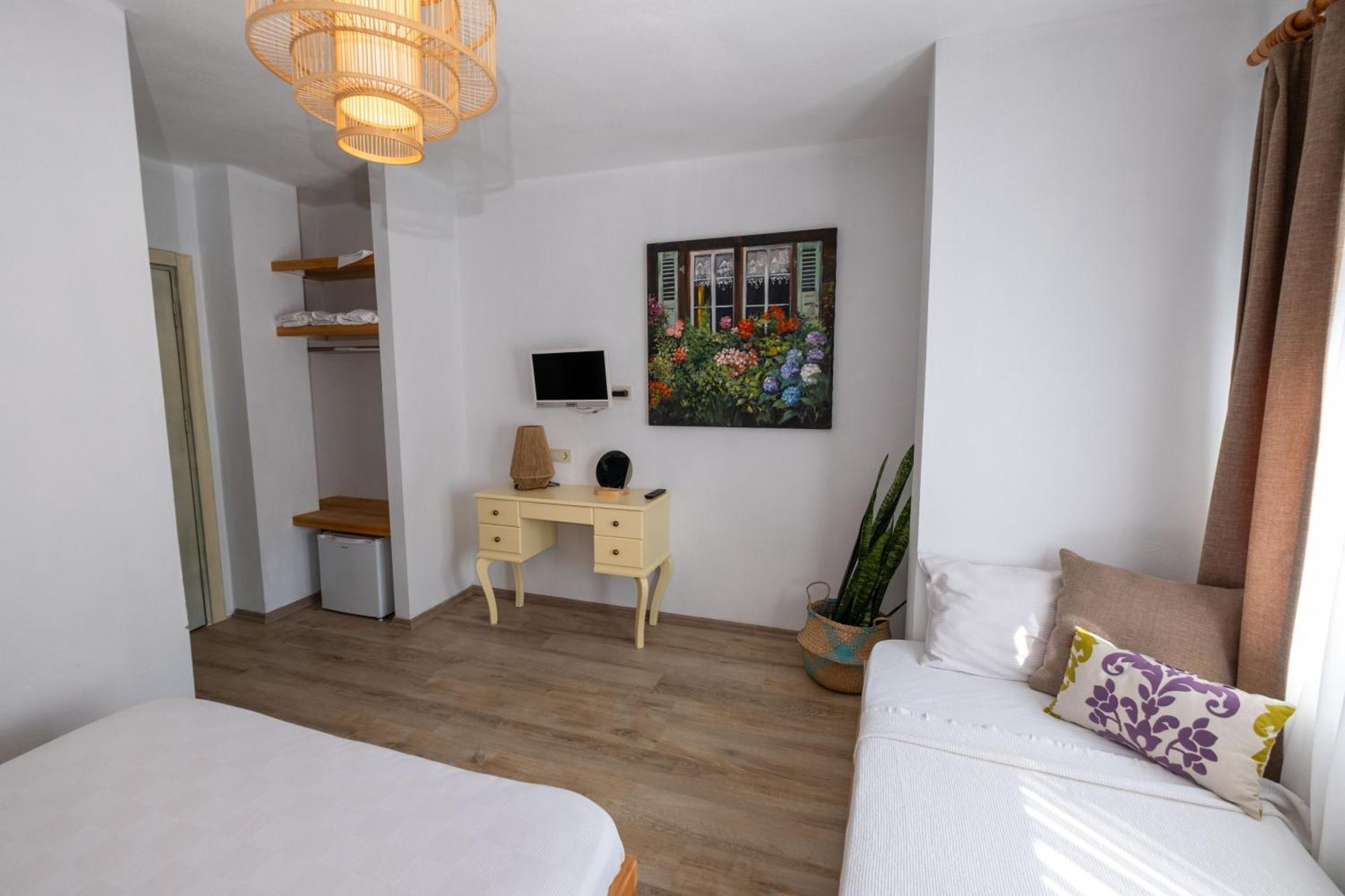 Posthane Hotel Бозджаада Екстериор снимка