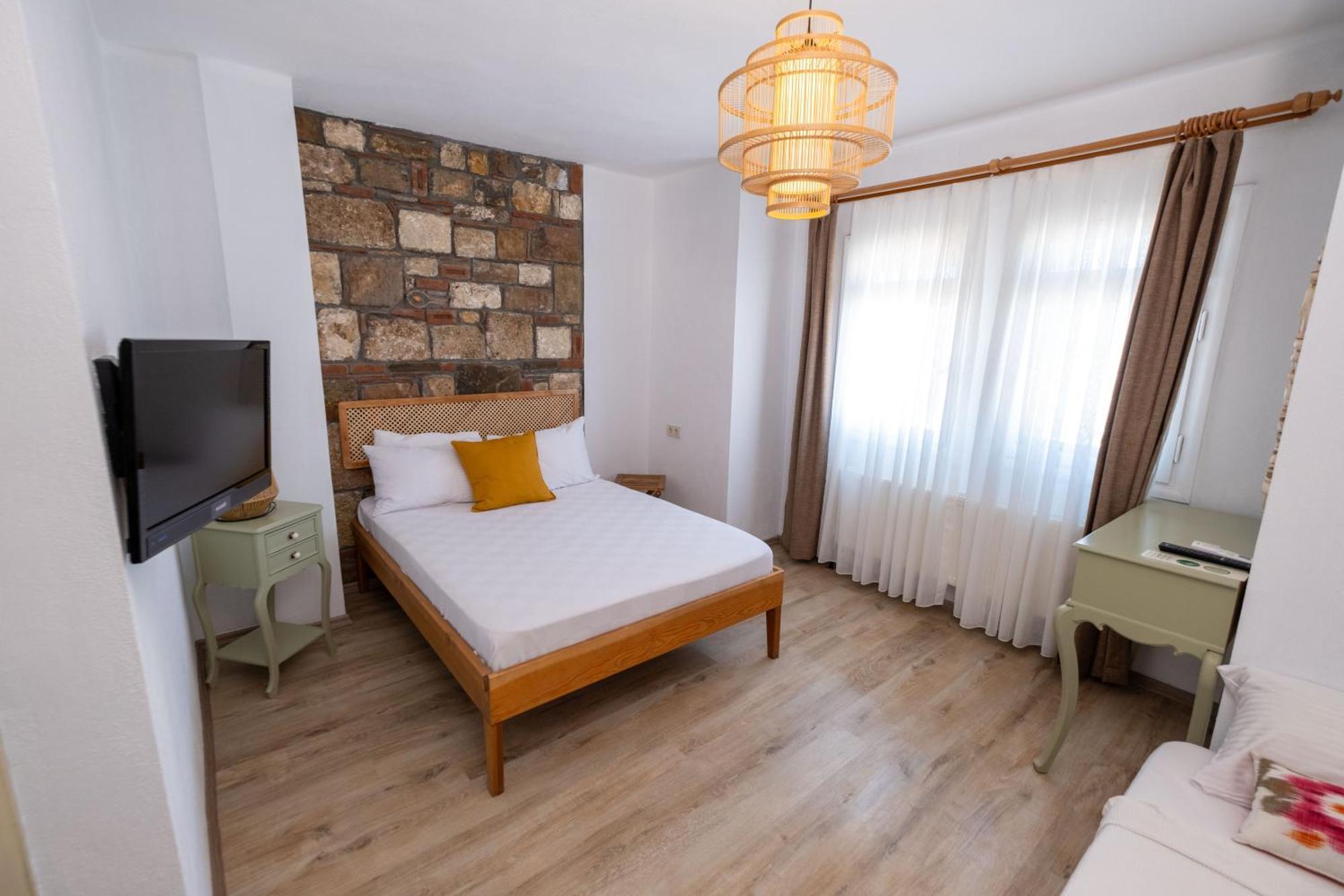 Posthane Hotel Бозджаада Екстериор снимка