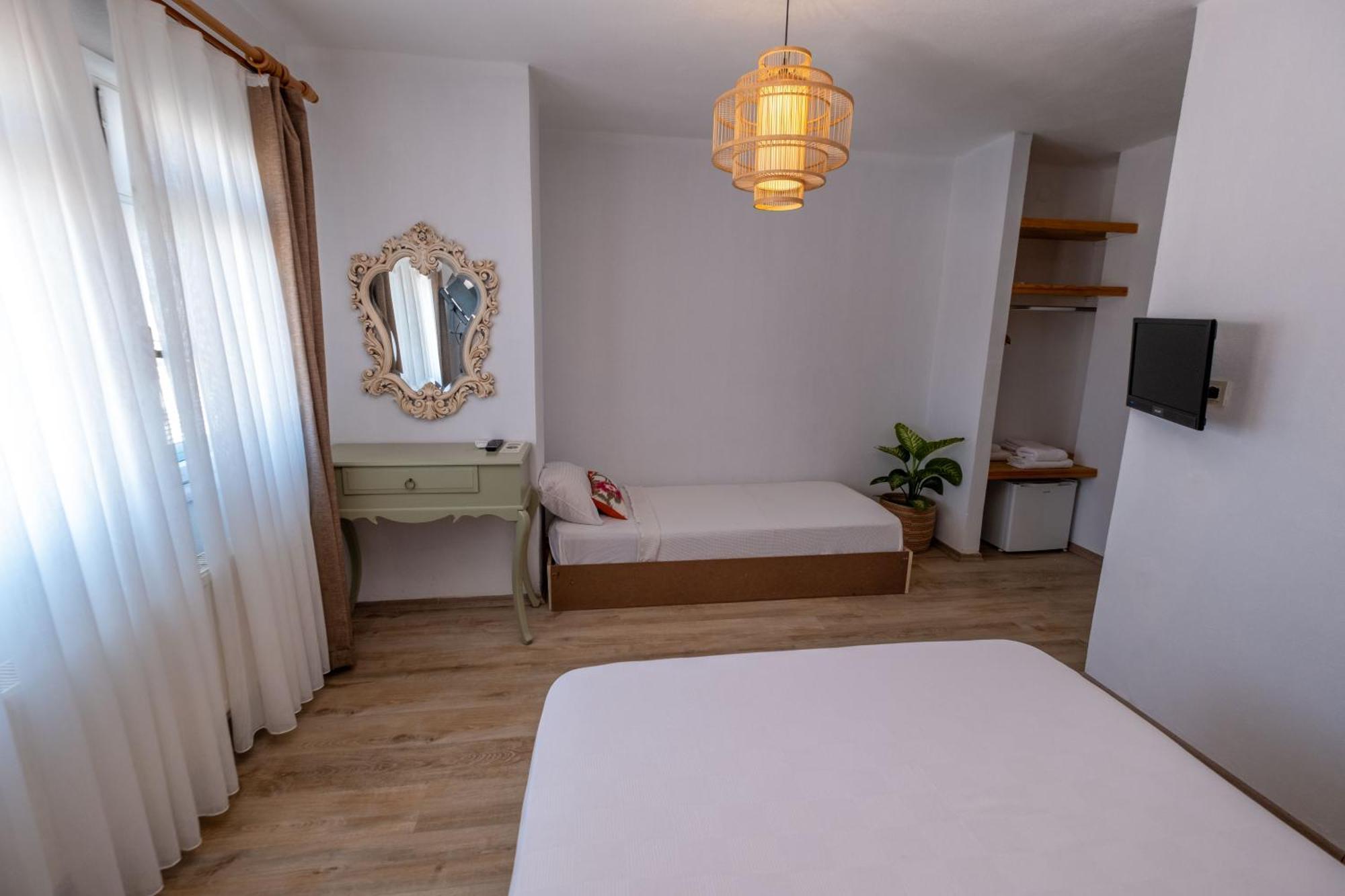 Posthane Hotel Бозджаада Екстериор снимка